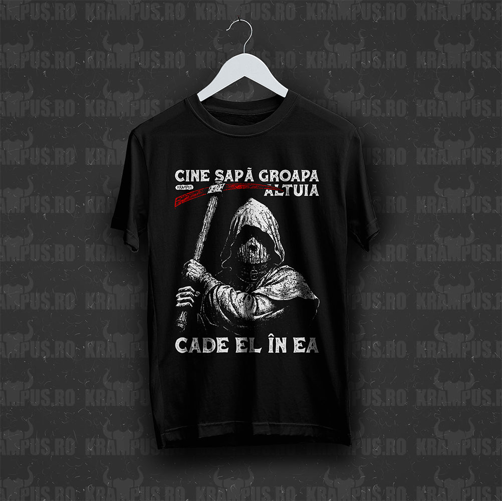 Tricou Negru Cine Sapa Groapa Altuia, Cade El in Ea
